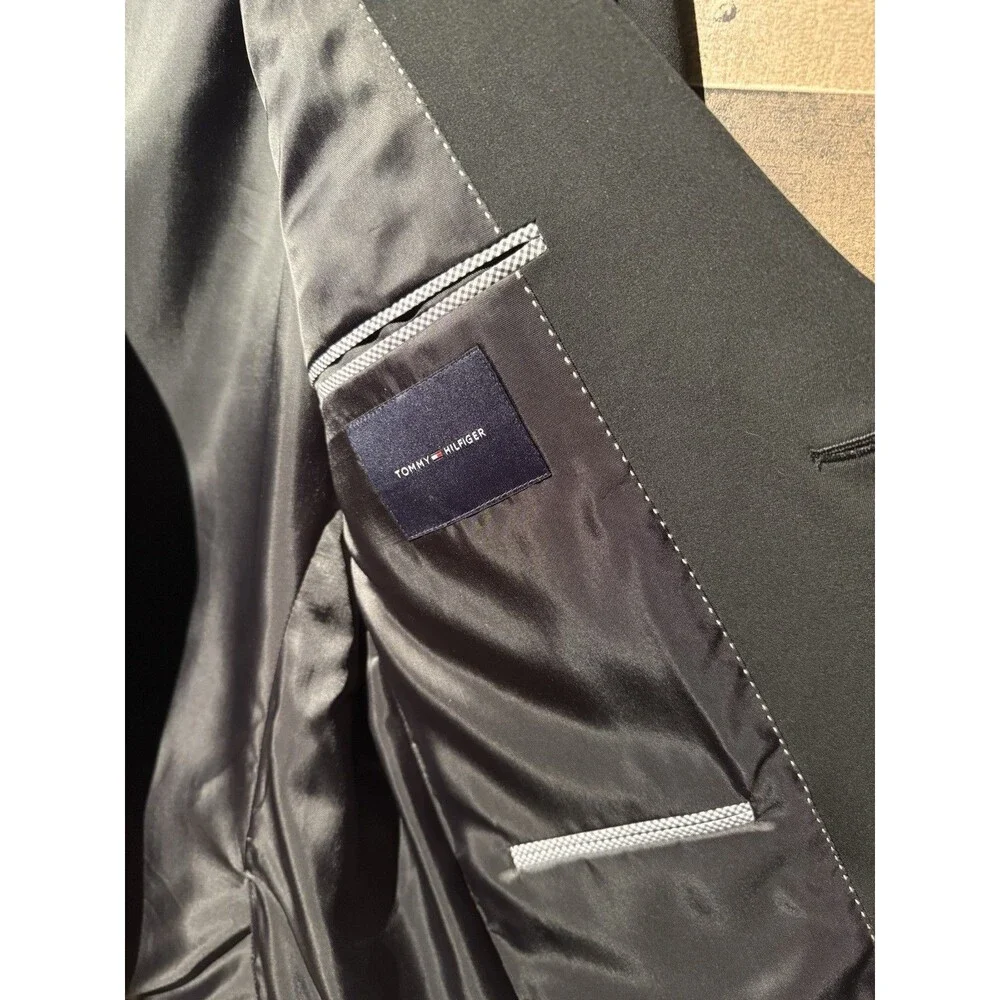 NEW- Tommy Hilfiger Mens Modern Fit Tuxedo Black Jacket Blazer 40 R $230.00